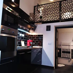 https://downtown-deluxe-apartment.egerhotels.net
